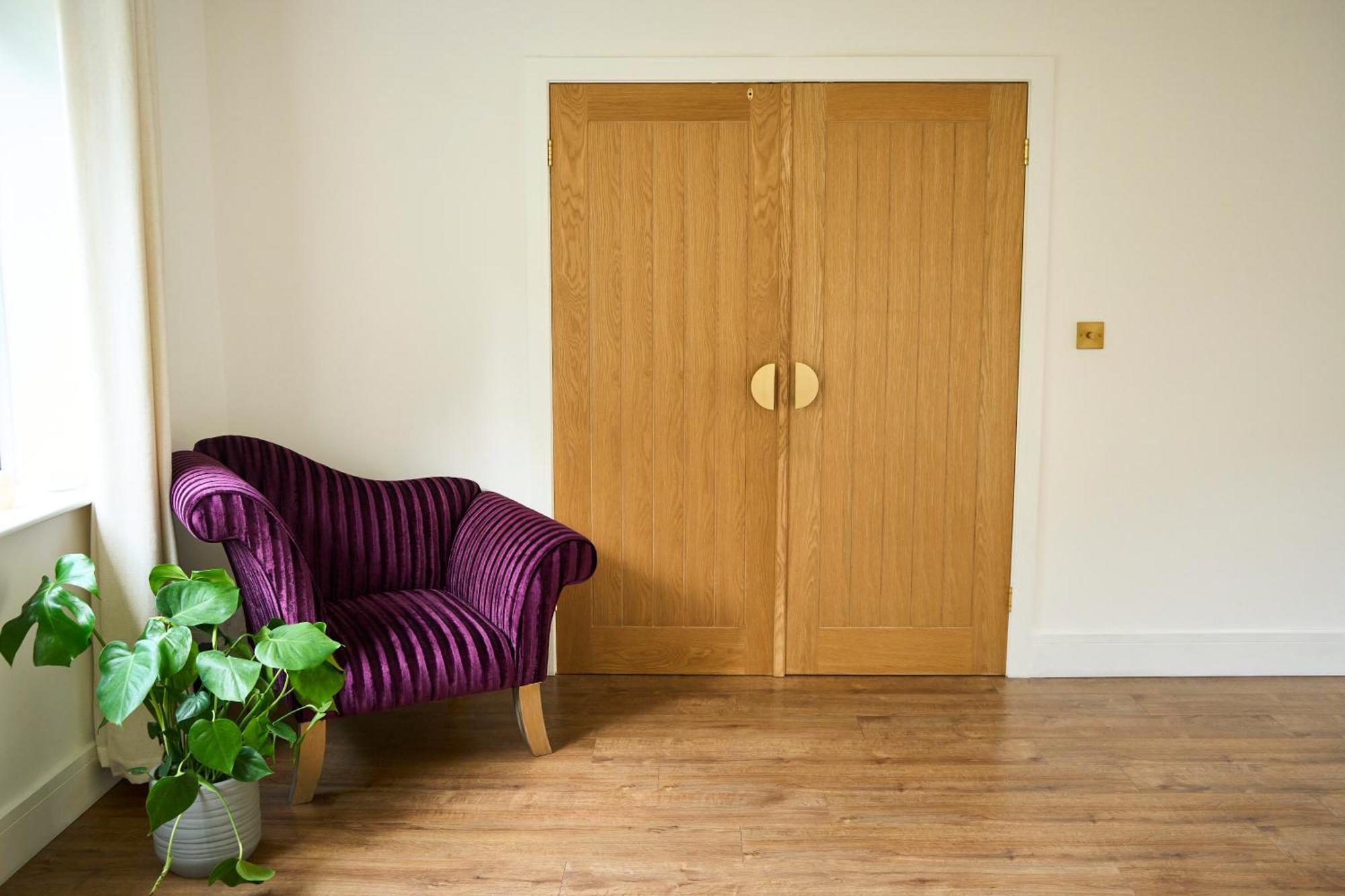 Chic Family With Garden Fire Pit & Event Space, Hot Tub * Manchester